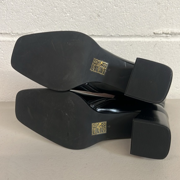 Jeffrey Campbell sz6 solid black booties sherpal block heel ankle square toe zip - Picture 6 of 7